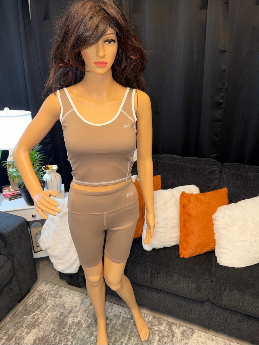 ALO Yoga Taupe Seamless Cropped Tank & High-Waist Bike Shorts Set - Picture 3 of 7